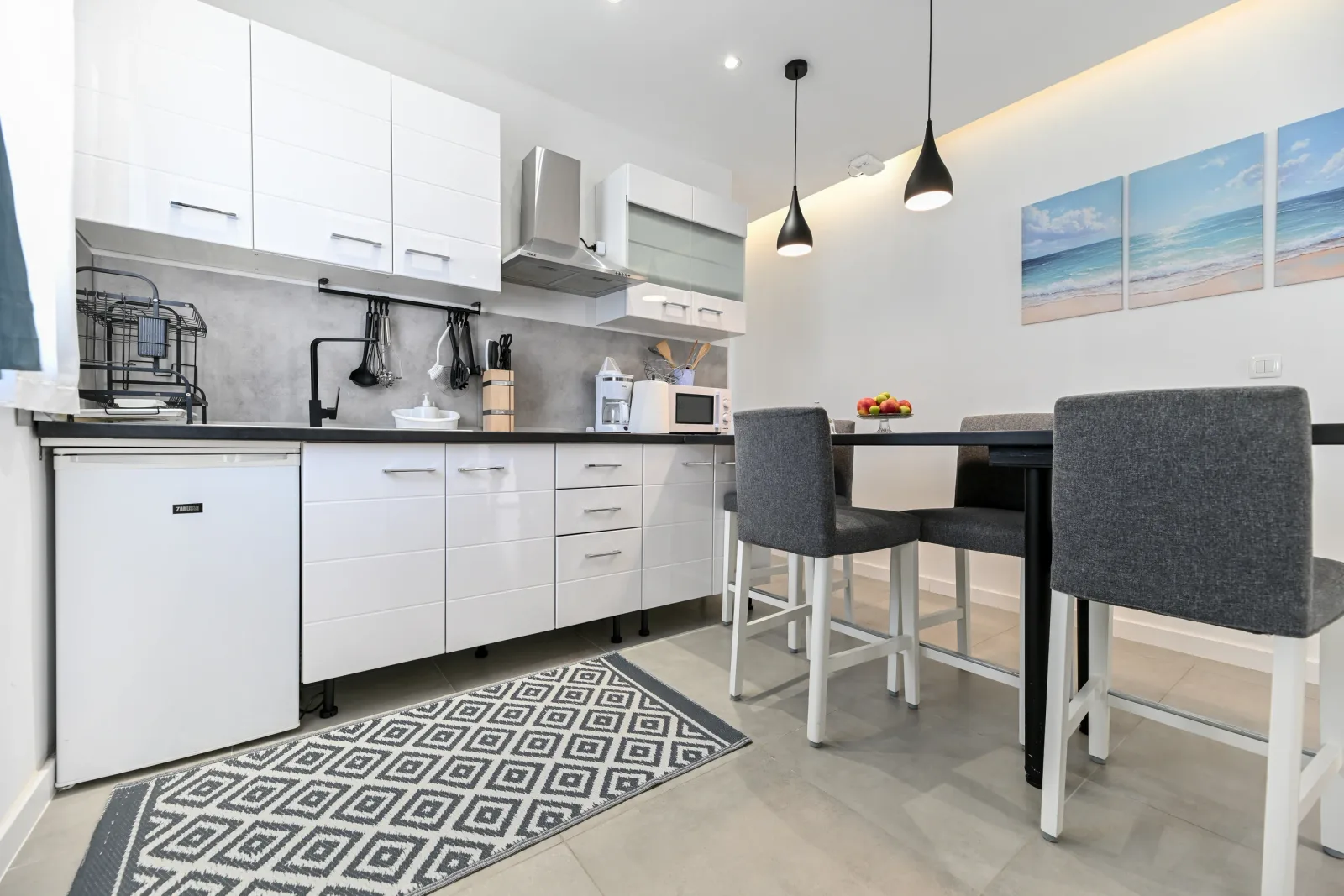 Apartman Comfort – kitchen and dining area