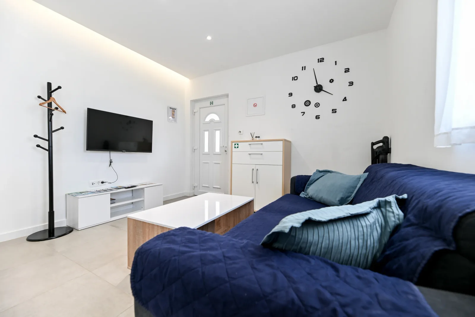 Apartman Comfort – living room with sofa bed