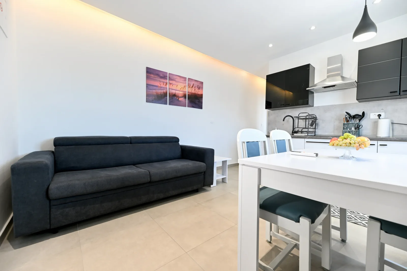 Apartman Harmony – living room with sofa