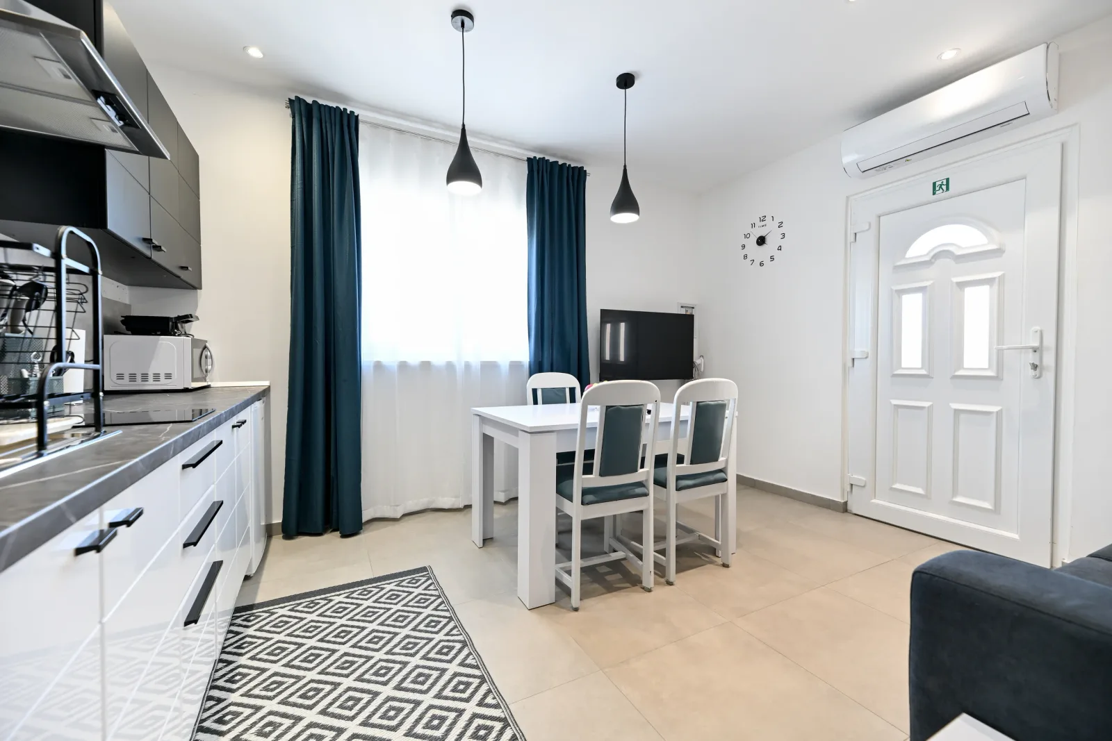 Apartman Harmony – kitchen and dining area