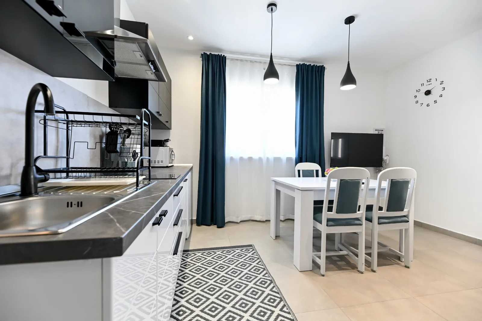 Apartman Harmony – kitchen and dining area