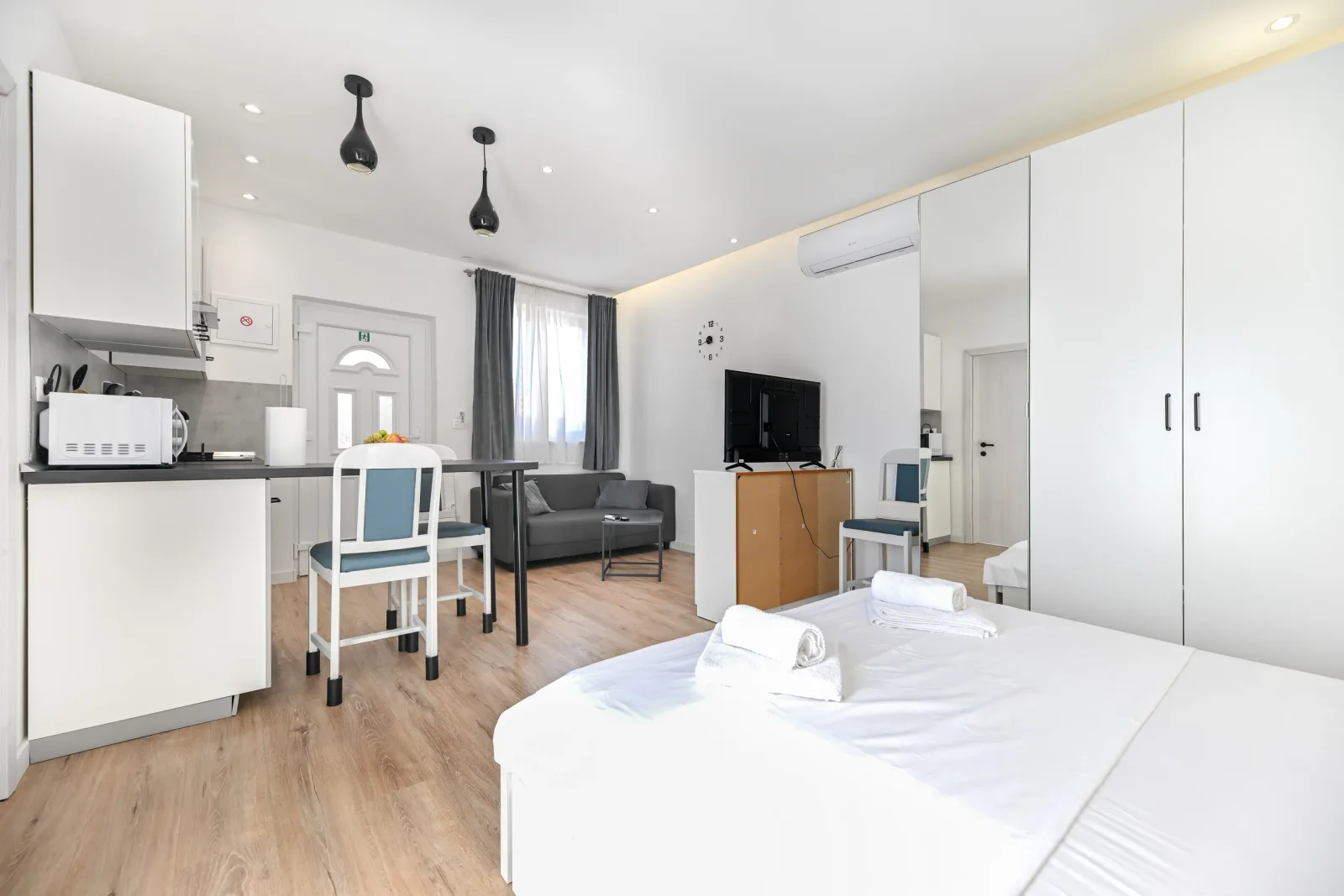 Studio Urban – open-plan space with kitchenette
