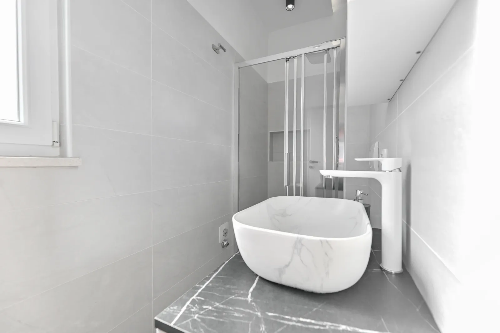 Studio Urban – bathroom washbasin